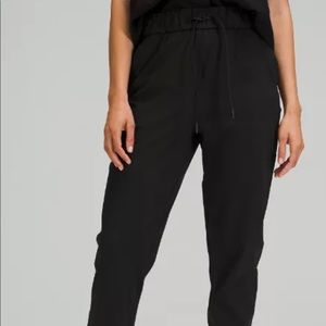 NWT Lululemon Stretch High-Rise Jogger